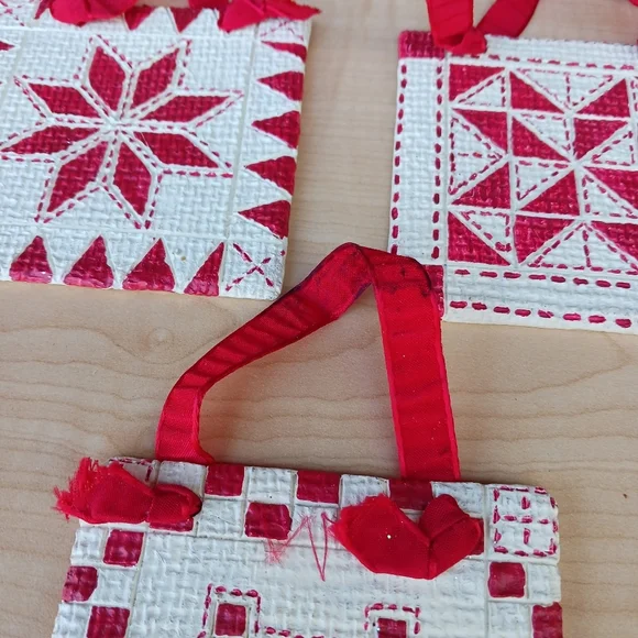 Vintage Handmade Acrylic Red/ White Quilt Square Ornaments Holiday Christmas I - Picture 2 of 8